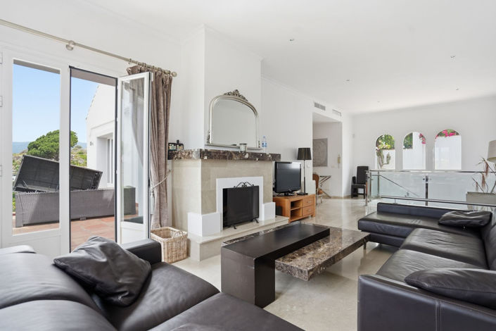 Image No.2-4 Bed Villa for sale