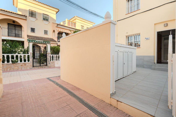 Image No.26-3 Bed Townhouse for sale