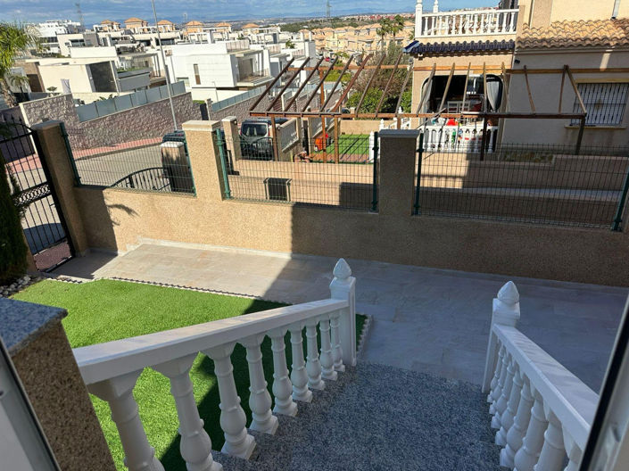 Image No.30-4 Bed Townhouse for sale