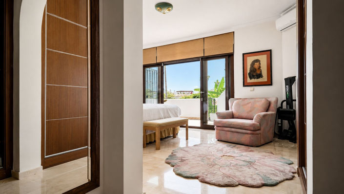 Image No.28-4 Bed Townhouse for sale