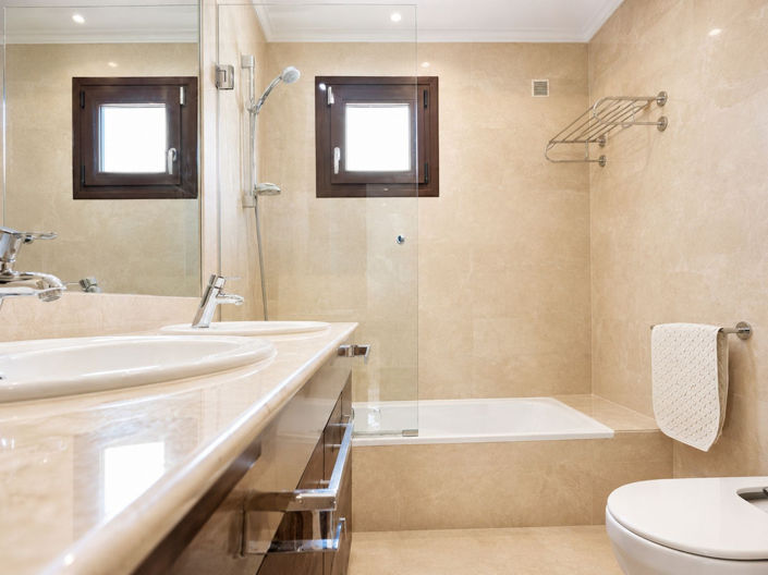 Image No.29-4 Bed Townhouse for sale