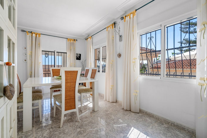 Image No.17-4 Bed Villa for sale