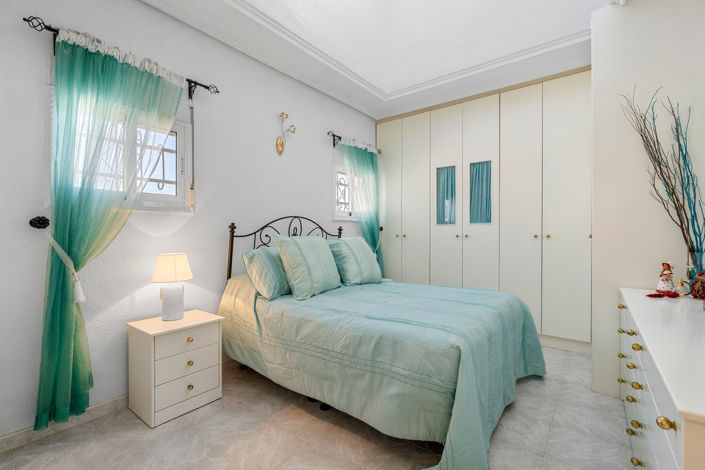 Image No.20-4 Bed Villa for sale