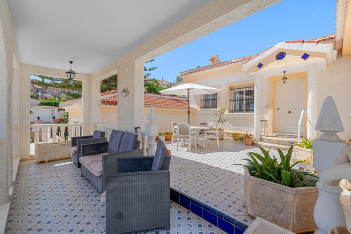 Image No.9-4 Bed Villa for sale