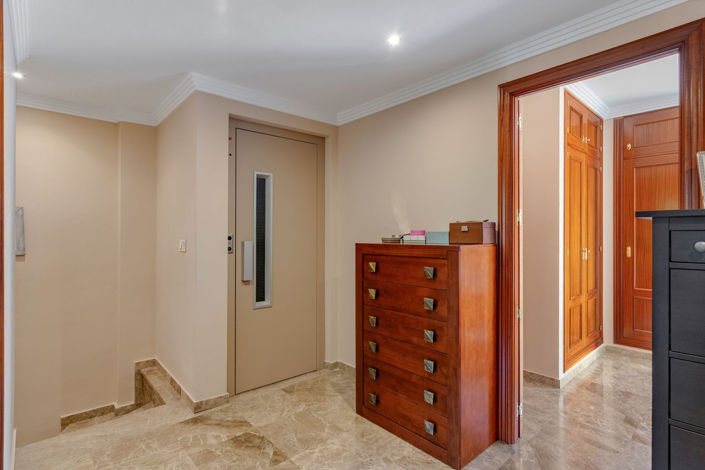 Image No.38-3 Bed Semi-Detached for sale