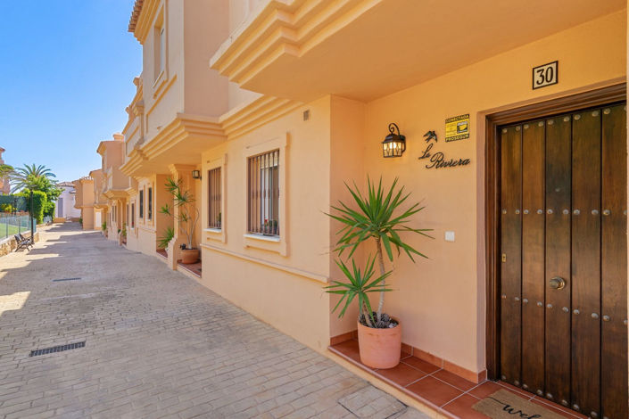 Image No.45-3 Bed Semi-Detached for sale
