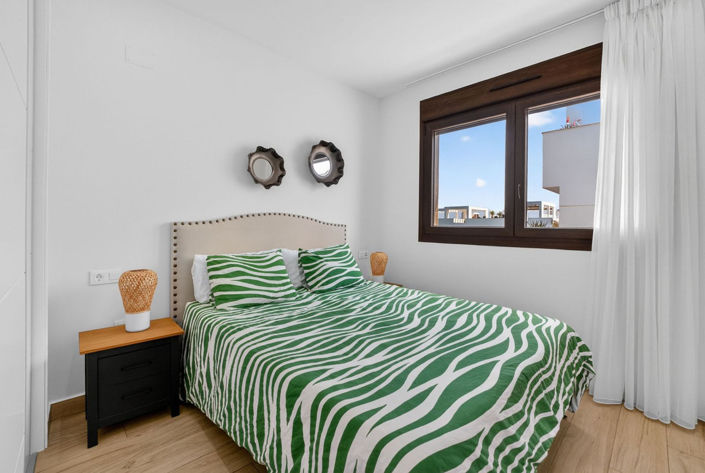 Image No.17-2 Bed Apartment for sale