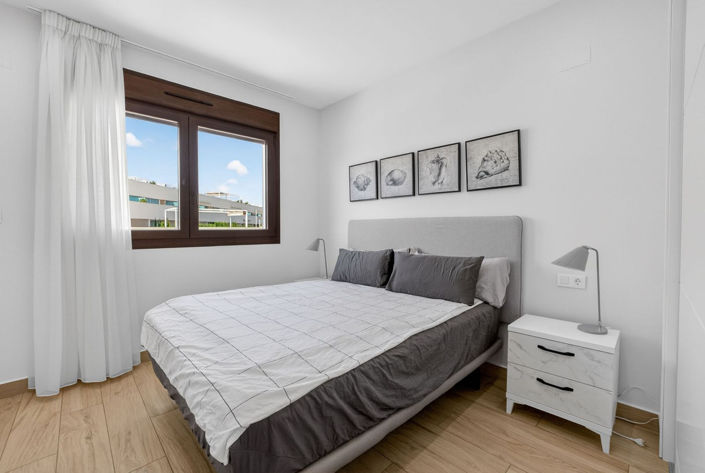 Image No.20-2 Bed Apartment for sale