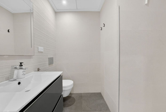 Image No.22-2 Bed Apartment for sale