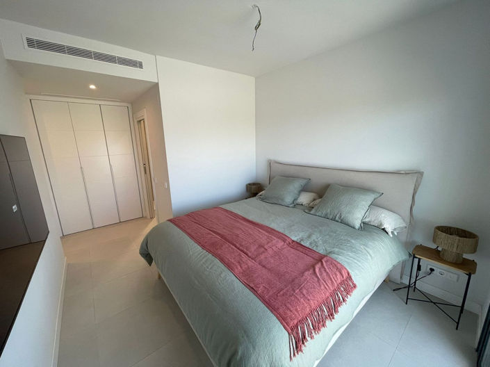 Image No.18-3 Bed Apartment for sale
