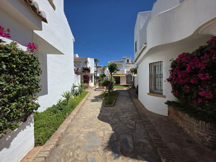 Image No.40-3 Bed Townhouse for sale