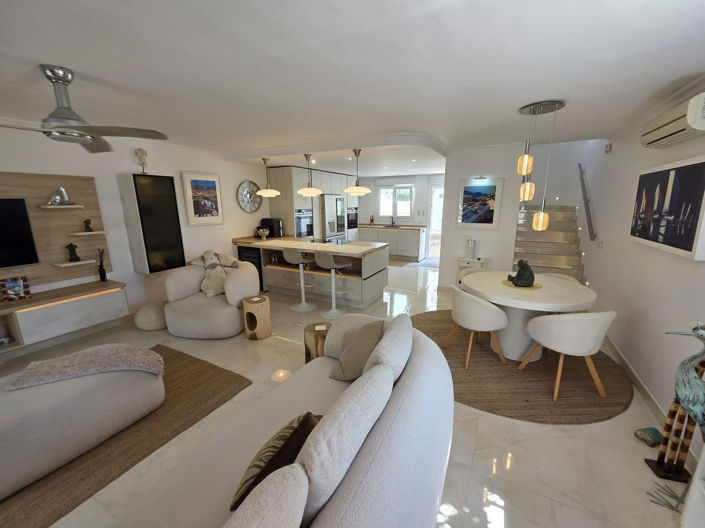 Image No.9-3 Bed Townhouse for sale