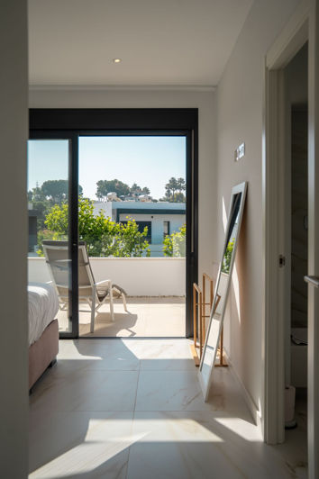 Image No.14-4 Bed Semi-Detached for sale