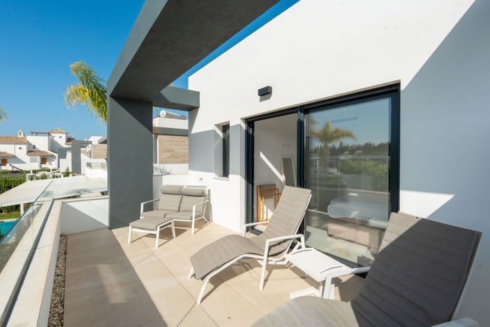 Image No.16-4 Bed Semi-Detached for sale