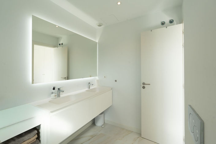 Image No.18-4 Bed Semi-Detached for sale