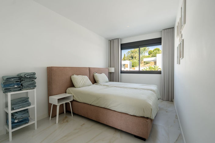 Image No.19-4 Bed Semi-Detached for sale