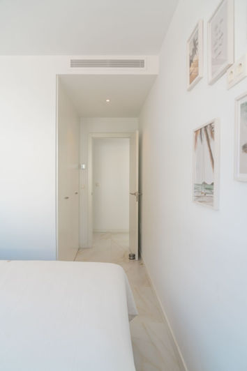 Image No.21-4 Bed Semi-Detached for sale
