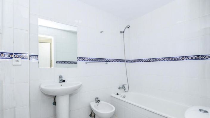 Image No.11-3 Bed Apartment for sale