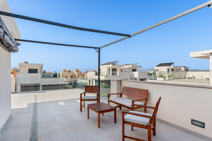Image No.24-3 Bed Semi-Detached for sale