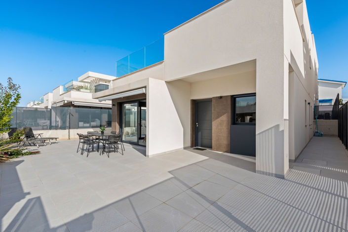 Image No.27-3 Bed Semi-Detached for sale