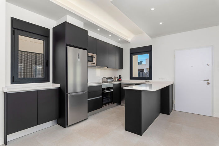Image No.9-3 Bed Semi-Detached for sale