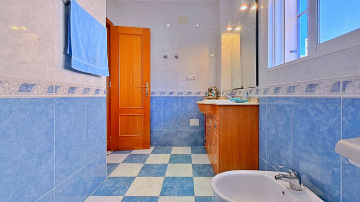 Image No.37-4 Bed Villa for sale