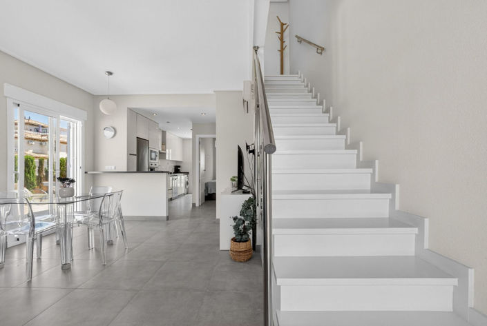 Image No.20-3 Bed Townhouse for sale