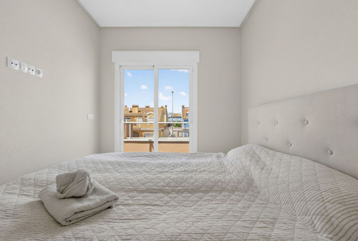 Image No.23-3 Bed Townhouse for sale