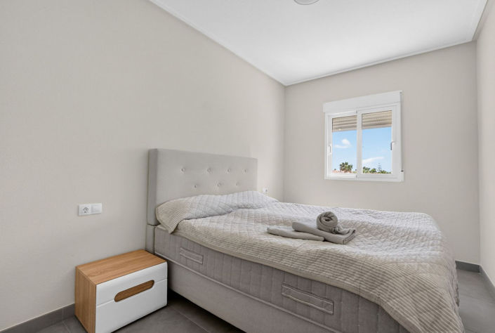 Image No.25-3 Bed Townhouse for sale