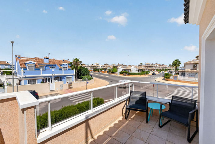 Image No.27-3 Bed Townhouse for sale
