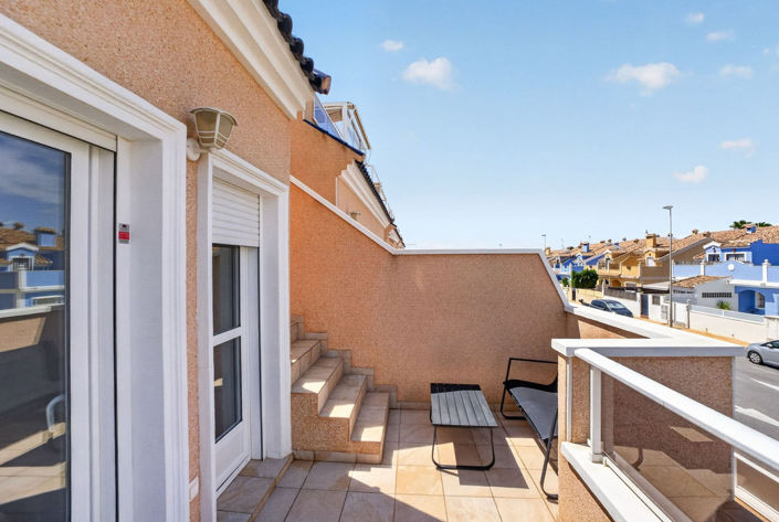 Image No.28-3 Bed Townhouse for sale
