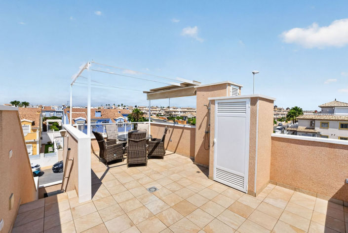 Image No.31-3 Bed Townhouse for sale