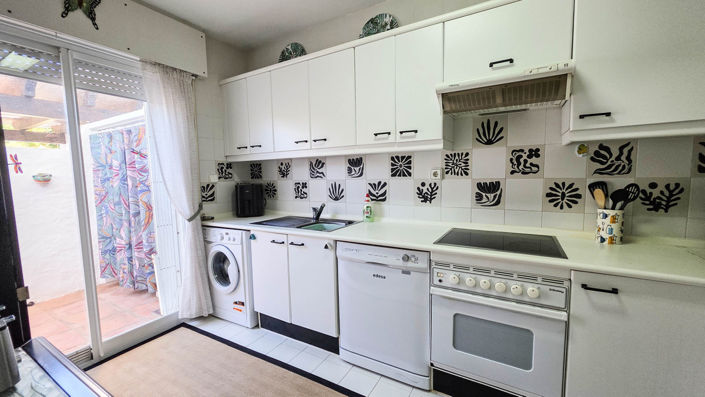 Image No.19-3 Bed Townhouse for sale