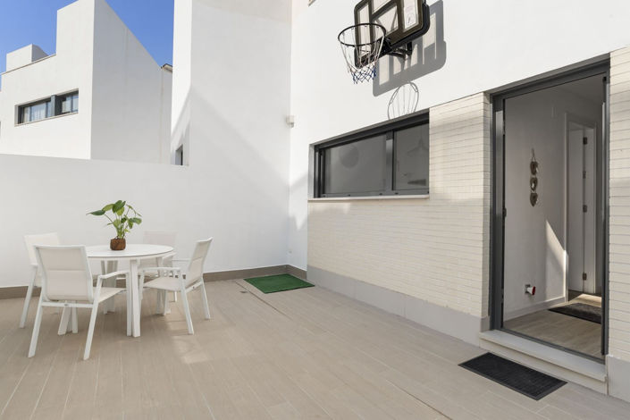 Image No.13-4 Bed Semi-Detached for sale