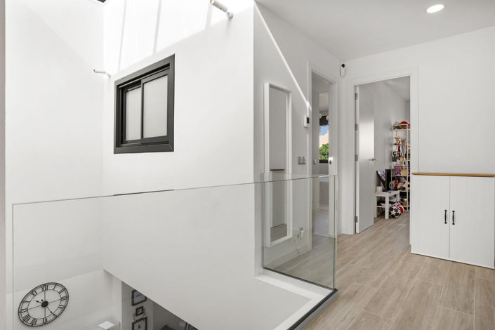 Image No.16-4 Bed Semi-Detached for sale
