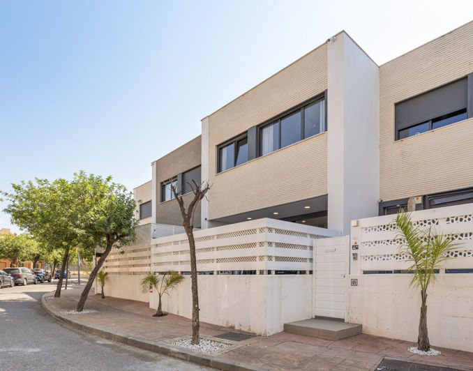 Image No.36-4 Bed Semi-Detached for sale