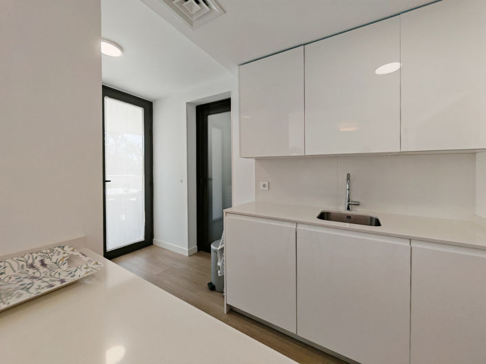 Image No.9-3 Bed Apartment for sale