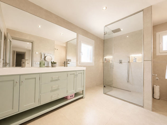 Image No.16-3 Bed Semi-Detached for sale