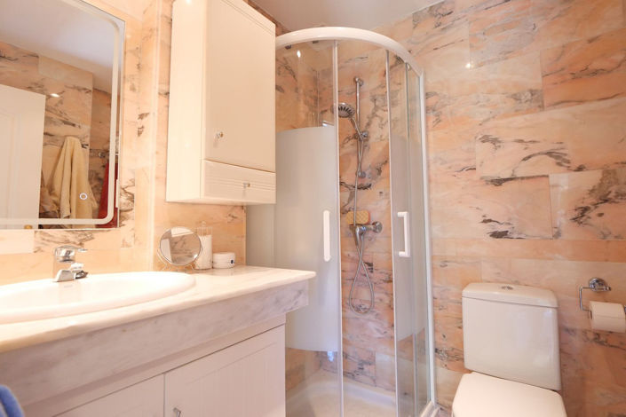 Image No.22-2 Bed Semi-Detached for sale