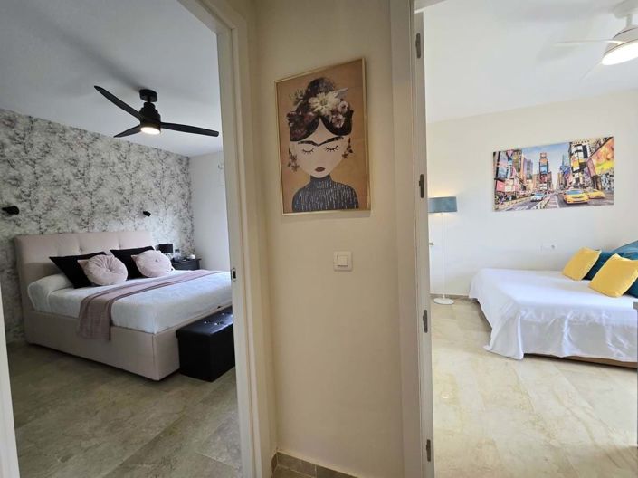 Image No.24-3 Bed Apartment for sale