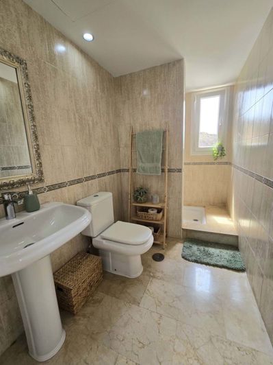 Image No.25-3 Bed Apartment for sale