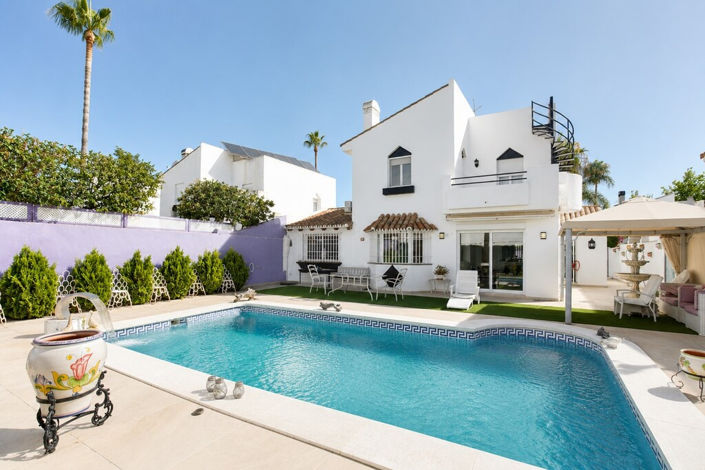 Image No.2-4 Bed Villa for sale