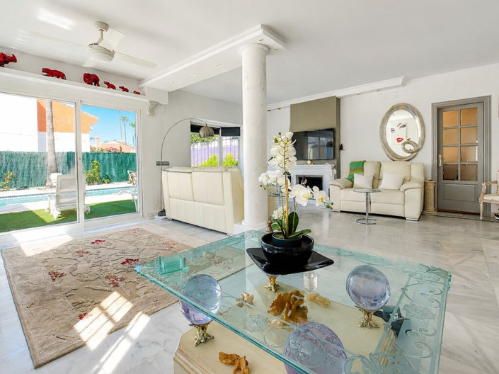 Image No.4-4 Bed Villa for sale