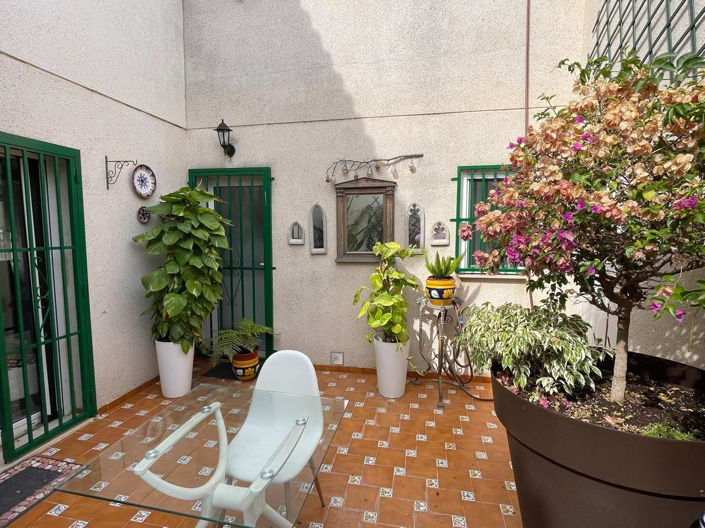 Image No.14-2 Bed Semi-Detached for sale
