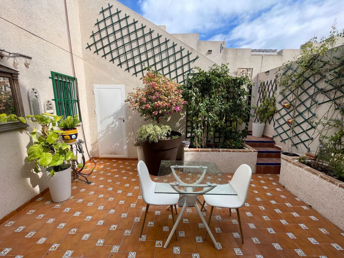 Image No.15-2 Bed Semi-Detached for sale
