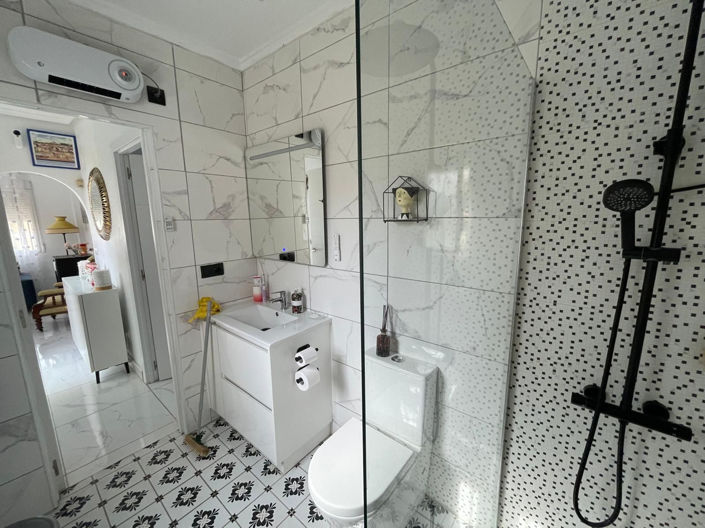 Image No.16-2 Bed Semi-Detached for sale