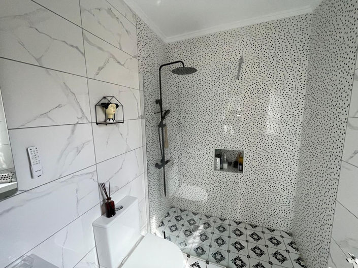 Image No.17-2 Bed Semi-Detached for sale