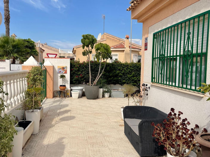 Image No.24-2 Bed Semi-Detached for sale