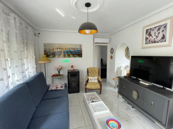 Image No.25-2 Bed Semi-Detached for sale