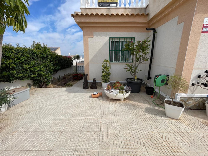Image No.5-2 Bed Semi-Detached for sale
